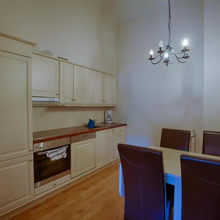 With Balcony, Ideal For Small Family アパート